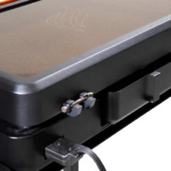 Blackstone 8001 E-Series Electric Griddles -Traeger Shop 6031628 A V2.eps High 29976.1682023193