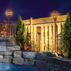 Blazing LED Amber Flickering Flame Bamboo Torch -Traeger Shop 8066724 A V5.eps High 39988.1645458880