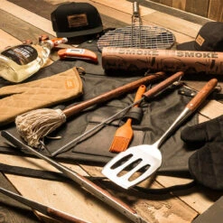 Traeger BAC531 Stainless Steel Grill Spatula -Traeger Shop 8687063 A V6.eps High 28896.1638848844