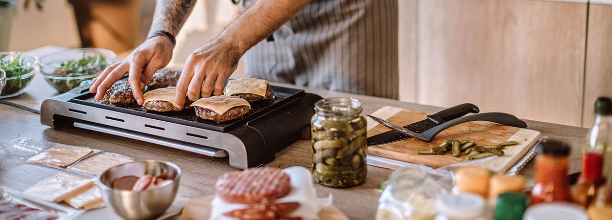 Front Page -Traeger Shop banner732